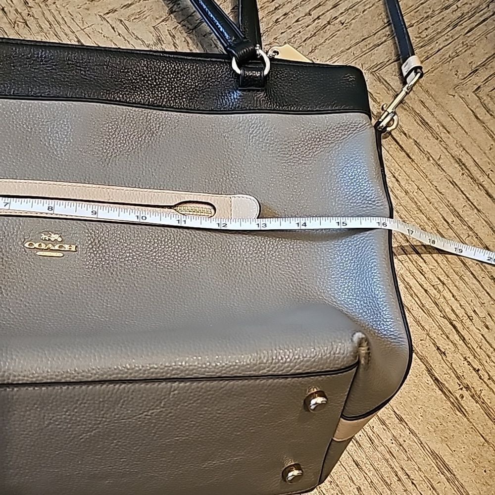 Coach leather purse tan black and taupe excellent new condition - Picture 8 of 12